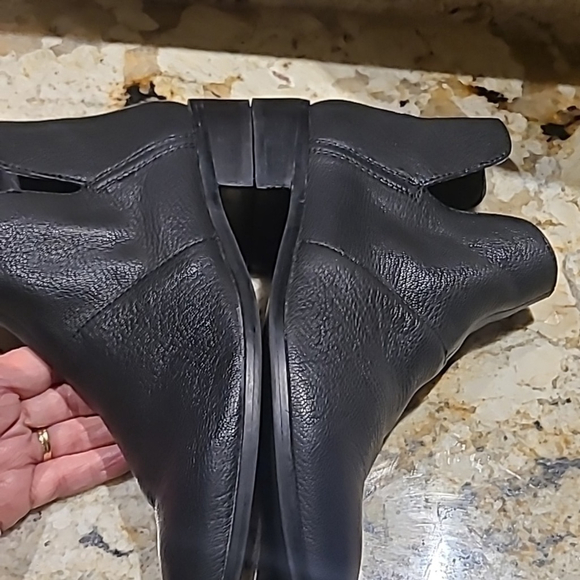 LUCKY BRAND Paramo Black Pebbled Leather Ankle Boots. Sz. 7.5.(#1396) - Picture 14 of 15